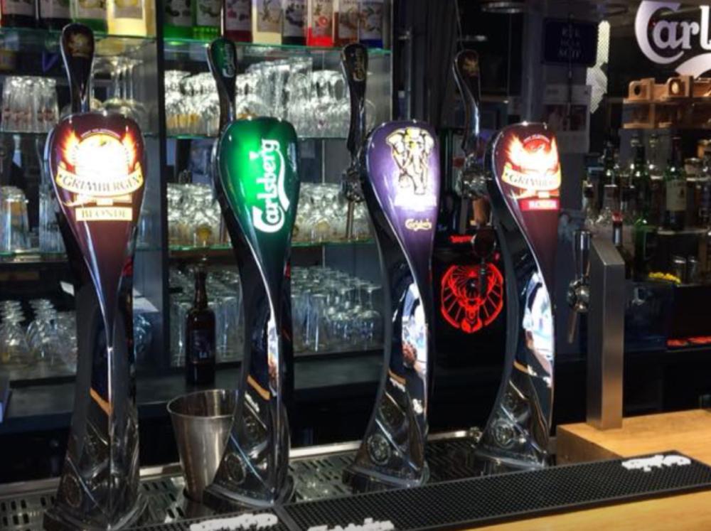 bar